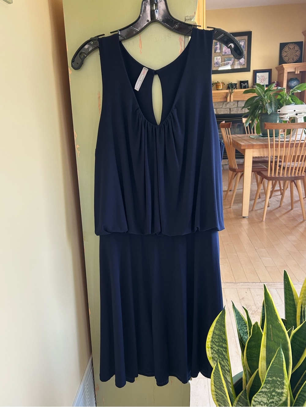 Last Tango Navy Blue Sleeveless Midi Dress with Keyhole Size Medium